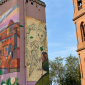 Inaugurato il colorato murales sulla cabina 
